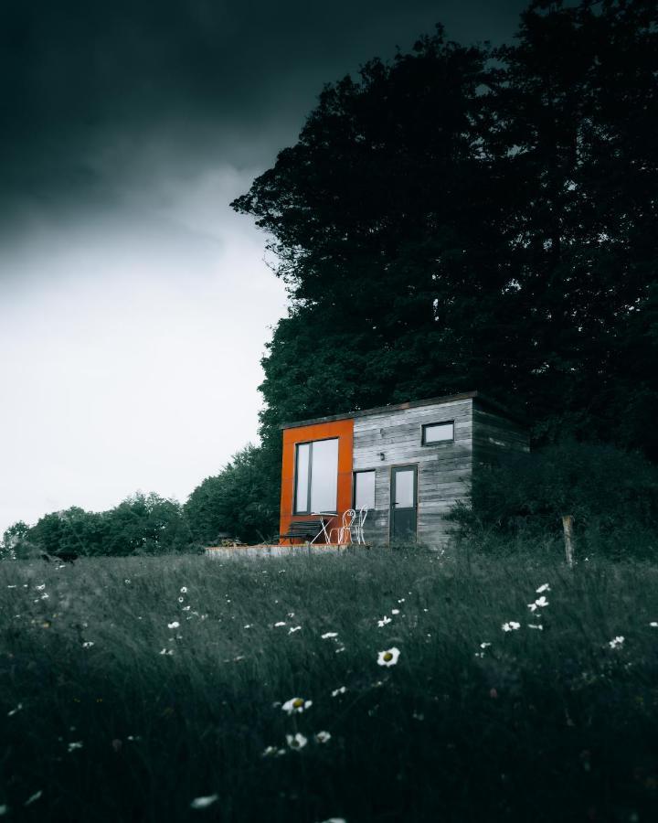 La Tiny Du Parc : Saint Symphorien Des Monts Villa Ernee Bagian luar foto